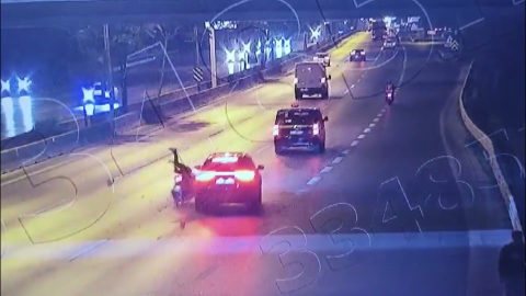 İstanbul- Maltepe'de otomobil motosiklete çarptı; kaza kamerada