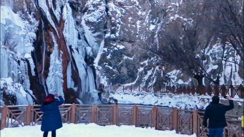 Malatya'da Günpınar Şelalesi dondu