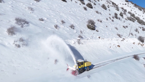 Bayburt'ta kar mesaisi; 44 köy yolu ulaşıma açıldı