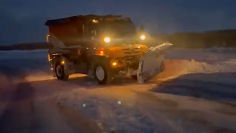 Kar yağışı nedeniyle karayollarında ulaşım güçlükle sağlanıyor