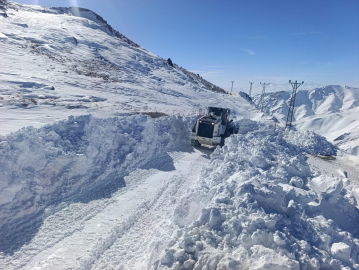 Hakkari’de 310 köy yolu ulaşıma açıldı