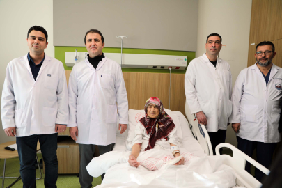 Karnından 4,5 kiloluk kitle çıktı