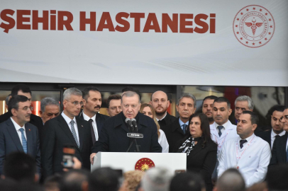 Cumhurbaşkanı Erdoğan: Ne emekli umurlarında ne maaş yerine harçlık verdikleri işçiler (2)