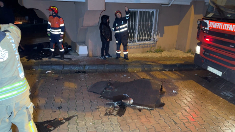 İstanbul - İstanbul'da fırtına etkili oldu; bazı binaların çatıları uçtu