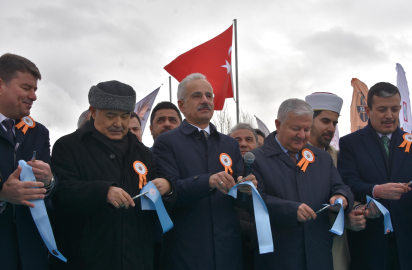 Bakan Uraloğlu: Bölünmüş yol ağımızı, 30 bin kilometrenin üzerine çıkarmanın gururunu yaşıyoruz