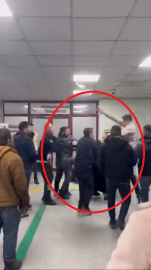 Hastanenin acil servisinde bıçaklı, tekmeli ve yumruklu kavga kamerada; 1 yaralı