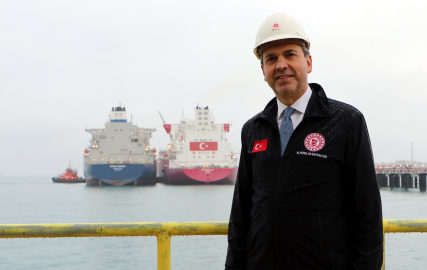 Bakan Bayraktar: Önümüzdeki 2 yılda 200 milyon metreküplük gazı gemilerle alır hale geleceğiz