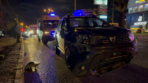 Otomobille çarpışan motosikletteki kardeşlerden biri öldü, diğeri ağır yaralandı