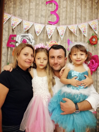 Depremde ailesini kaybetti, hayatını iyiliğe adadı