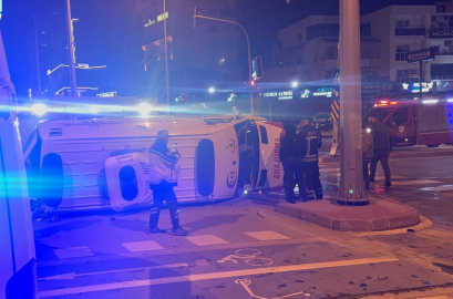 Hasta taşıyan ambulans ile cip çarpıştı; 5 yaralı