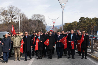 Binlerce Erzincanlıdan bayrak yürüyüşü / Ek Fotoğraflar