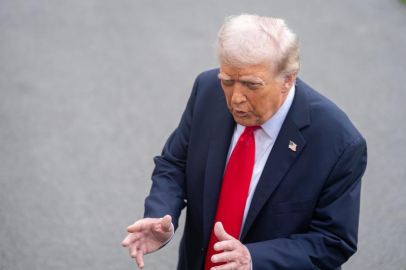 Trump, Super Bowl'un devre arası şovuna tepki gösterdi