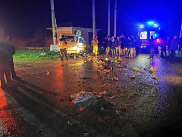 Bursa'da kamyon ile minibüs çarpıştı: 2 yaralı