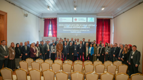 İstanbul - Fatih'te 'Çocuklukta Değerler Eğitimi Toplantısı' düzenlendi