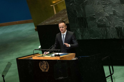 Macaristan, Ukrayna'ya yakıt sevkiyatını askıya aldı