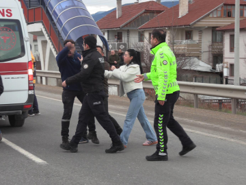 7 kişinin yaralandığı zincirleme kaza sonrası kavga çıktı; 2 gözaltı / Ek fotoğraflar