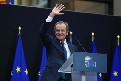 Polonya Başbakanı Tusk'tan vatandaşlarına İran’ı acilen terk etme çağrısı