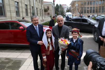 Bakan Uraloğlu, Mihalgazi Belediye Başkanı Akgün'ü ziyaret etti