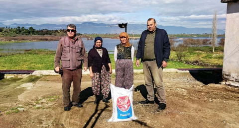 Aydın’da baharın müjdecisi olan leylekleri ilk görenler bir çuval un kazandı