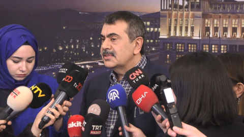 Bakan Tekin, 'Külliye'de Ramazan' etkinlik alanını ziyaret etti