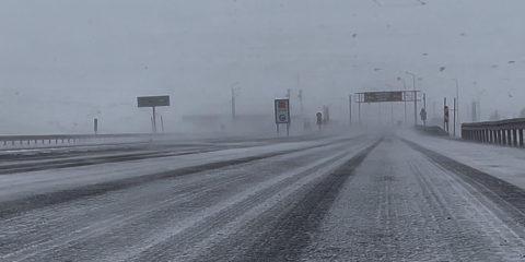 Ardahan'da Ilgar Geçidi, kar ve tipiden kapandı