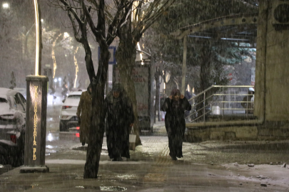 Van’da eğitime kar tatili