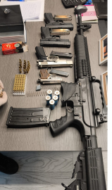 Atölyeye çevrilen evde kalem görünümlü silahlar ele geçirildi