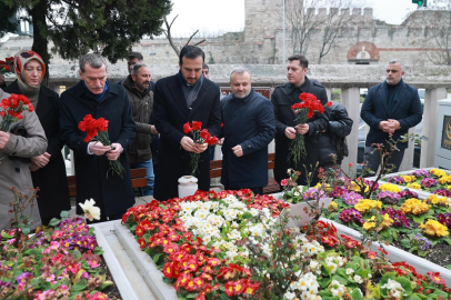 İstanbul- AK Parti İstanbul İl Başkanlığı, Necmettin Erbakan'ı kabri başında andı