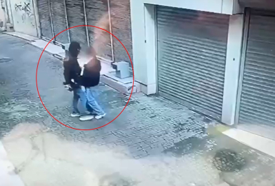 Sokak ortasında tornavidalı gasba 1 tutuklama; olay kamerada