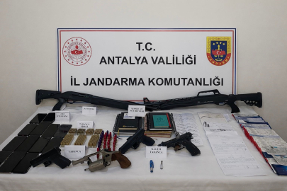 Antalya merkezli 3 ilde 'tefecilik' yapan ve 'suç gelirlerini aklayanlara’ operasyon; 22 gözaltı (2)
