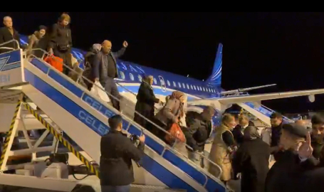 Bakü-Nahçıvan uçağı 71 yolcusuyla Iğdır’a indi