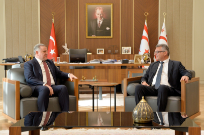 KKTC Cumhurbaşkanı Erhürman, Gençlik ve Spor Bakanı Osman Aşkın Bak'ı kabul etti
