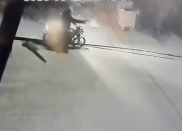 Hatay’da bir evin kurşunlanma anı kamerada