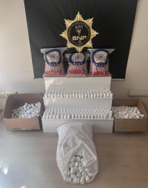 Otomobilde 52 bin 959 adet sentetik hap ele geçirildi; 2 tutuklama