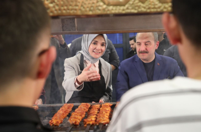 Bakan Göktaş, devlet korumasındaki çocuklarla iftarda buluştu