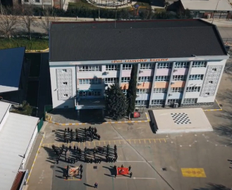 İlkokul öğrencileri Çanakkale şehitlerini özel koreografi ile andı