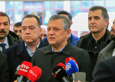 Özgür Özel: İran'ın geleceğine İranlılar karar verecek