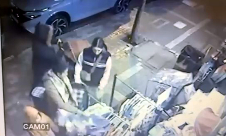 İstanbul- Avcılar'da kıyafet hırsızlığı kamerada