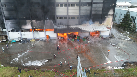 Trabzon'da fındık fabrikasında yangın (3)