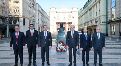 TBMM Başkanı Kurtulmuş, Bükreş’teki Atatürk Anıtı’nı ziyaret etti