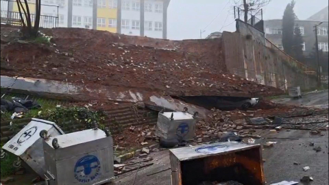 İstanbul - Maltepe'de ortaokulun istinat duvarı çöktü - 2 / Ek fotoğrafla