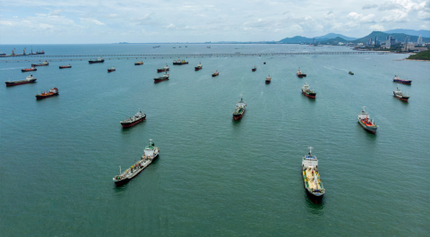 Hindistan'a ait LPG tankerleri Hürmüz Boğazı'ndan geçti