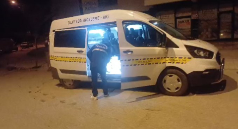 Husumetli oldukları kişinin evine zorla giren silahlı 4 kişiye gözaltı