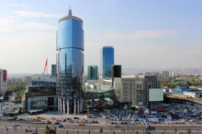 Ankara'da bir AVM, hafta sonu 18 yaş altındakilerin velisi olmadan girişlerini yasakladı