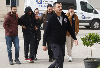 Kazada ölen kızının cenazesini, gözyaşları arasında aldı