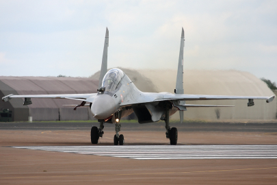 Rus savaş uçağı Kırım’da düştü