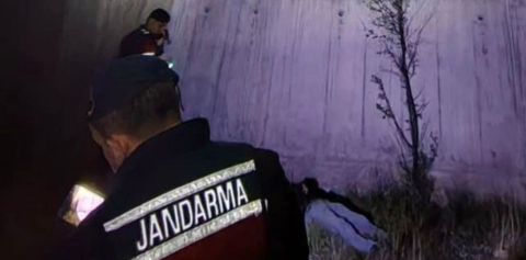 İstinat duvarından düşüp öldü