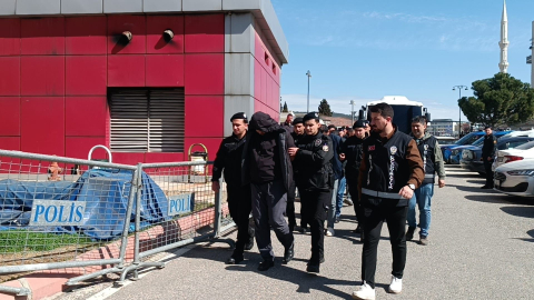 Akademisyen, meslektaşlarını ve esnafı sahte evrakla 521 milyon TL dolandırdı; 12 gözaltı (2)