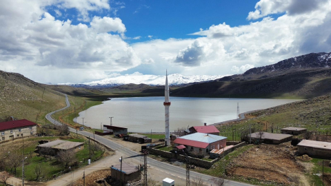 Prof. Dr. Sabancı: Zirin Gölü'nün yazın kuruması jeolojik yapıya bağlı