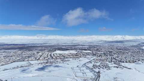 Erzurum ve Ardahan'da kar yağışı